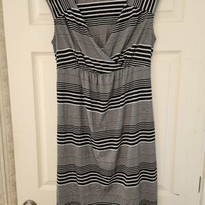 Blk/Wht maternity dress for summer.